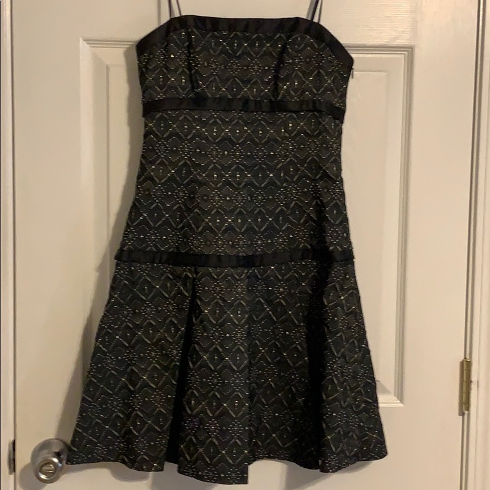 Sleeveless prom/party dress